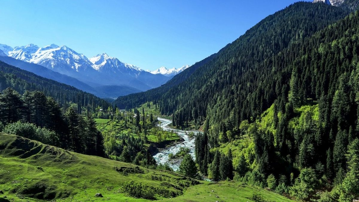 जम्मू कश्मीर पर्यटन स्थलों पर सुरक्षा मजबूत
