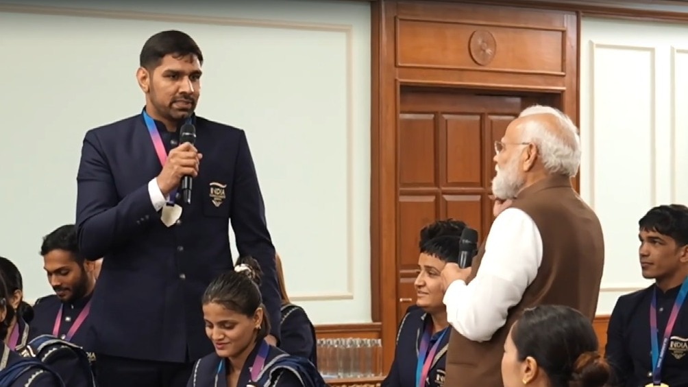 पीएम मोदी ने कॉमनवेल्थ गेम्स 2026 में पदक जीतने वाले भारतीय खिलाड़ियों से मुलाकात की. (Photo- Screengrab)