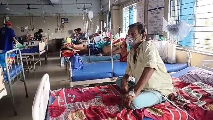 अस्पताल में भर्ती मरीज