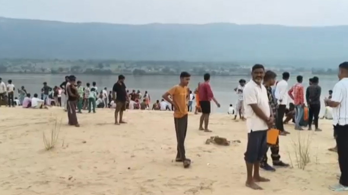सेल्फी लेते समय हुआ हादसा, 2 लड़कियां लापता. (Photo: Screengrab)