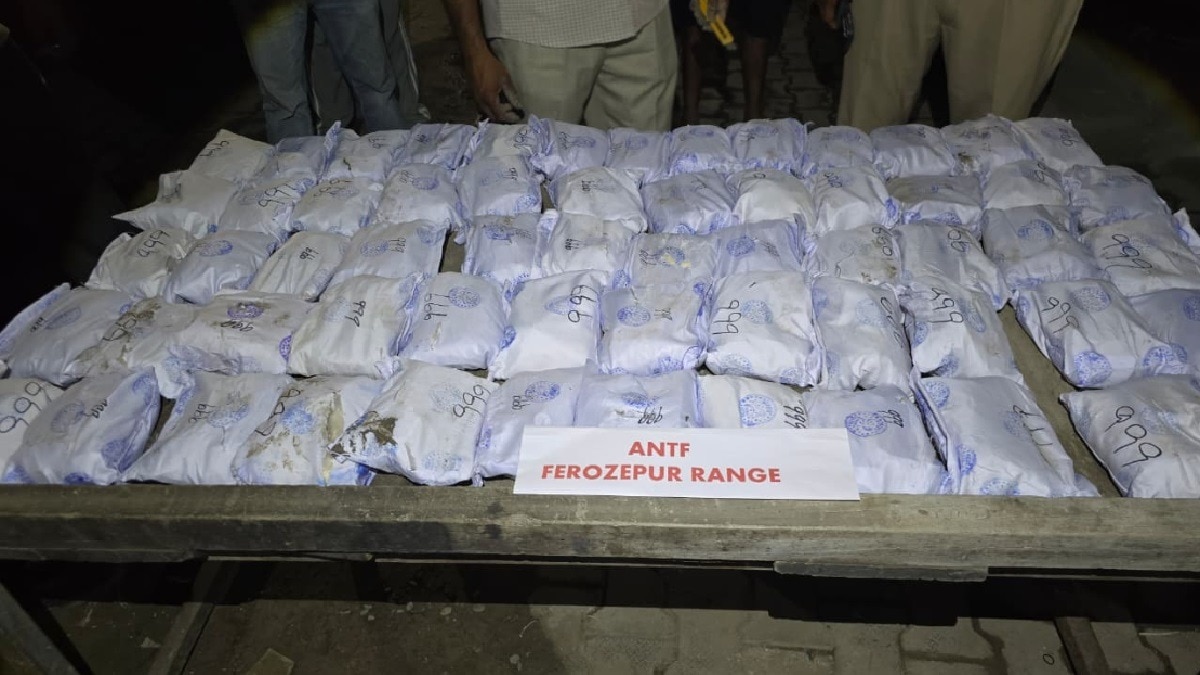 चार दिन, दो क्रॉस-बॉर्डर ड्रग्स मॉड्यूल और पुलिस एक्शन... फिरोजपुर में 30.672 किलो हेरोइन बरामद, 3 तस्कर गिरफ्तार