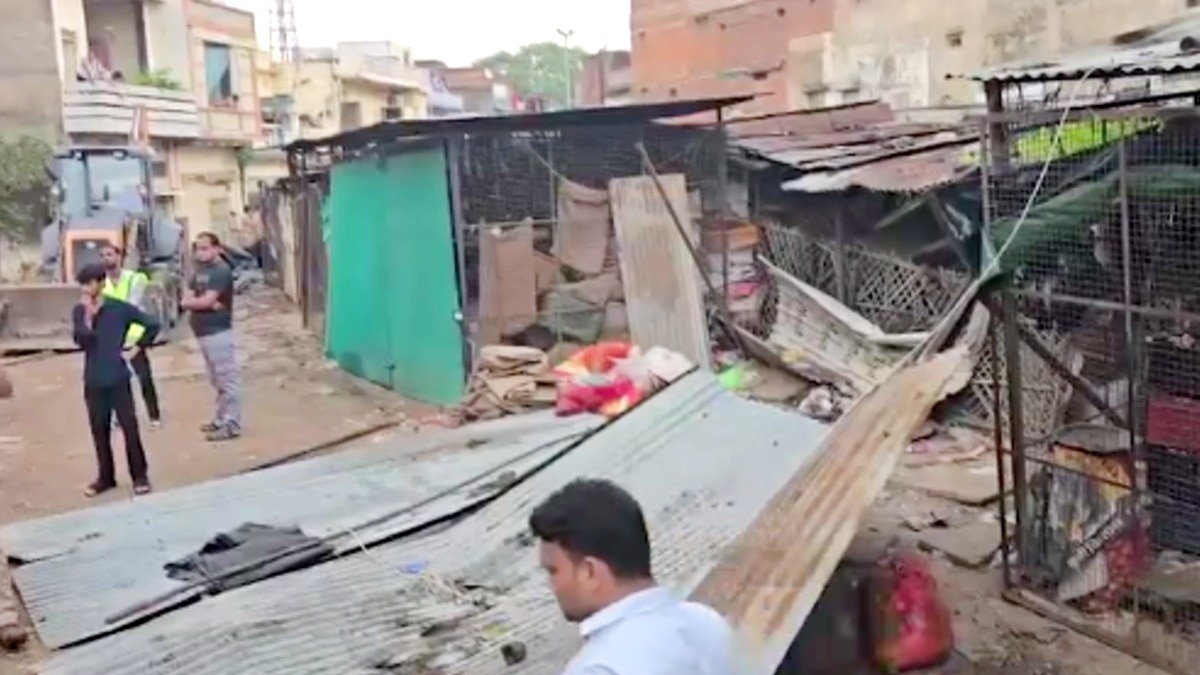 हंगामे को देख बिना अतिक्रमण हटाए लौटी नगर निगम टीम.(Photo:Screengrab)