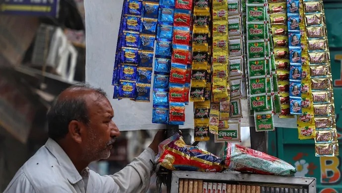 प्लास्टिक पैकेट में पान मसाले की बिक्री पर FSSAI की नई पाबंदी.  (Image: Getty)