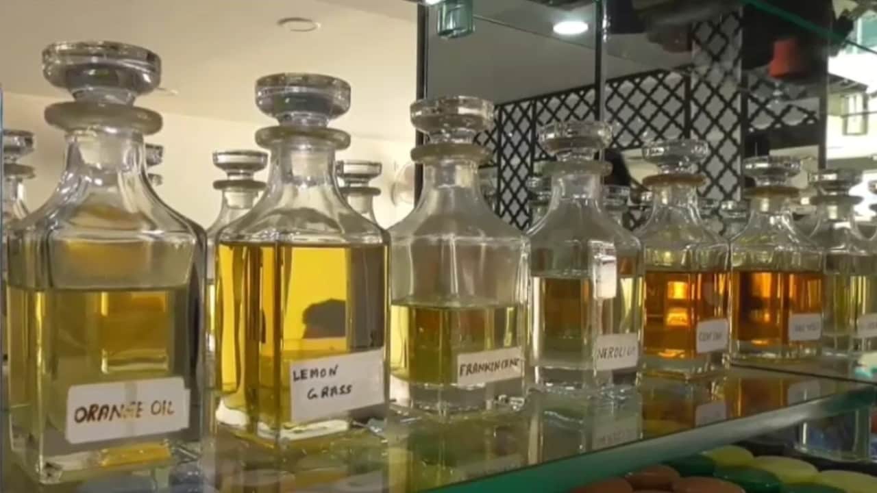 कन्नौज के इत्र से महक रही दुनिया, कैसे ODOP से परफ्यूम के कारोबार में लगे चार चांद