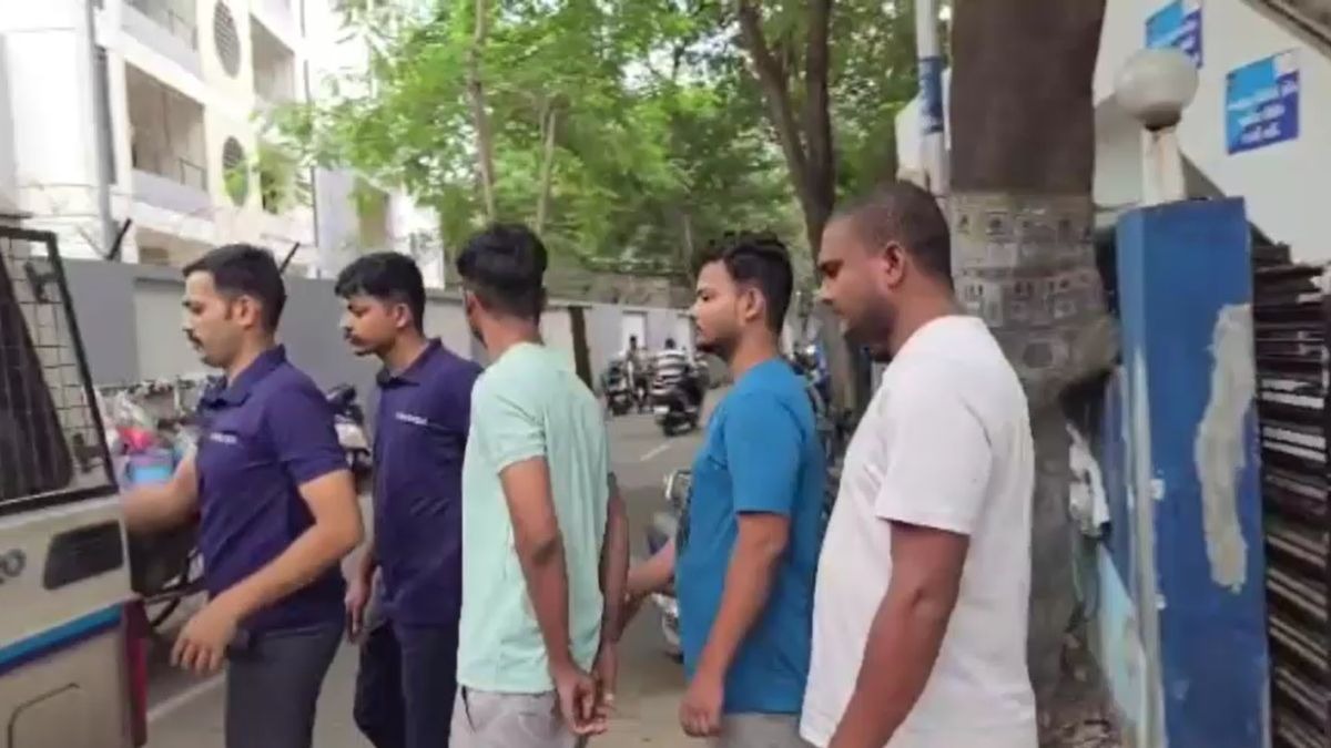 पुलिस ने आरोपियों को किया अरेस्ट. (Photo: Screengrab)