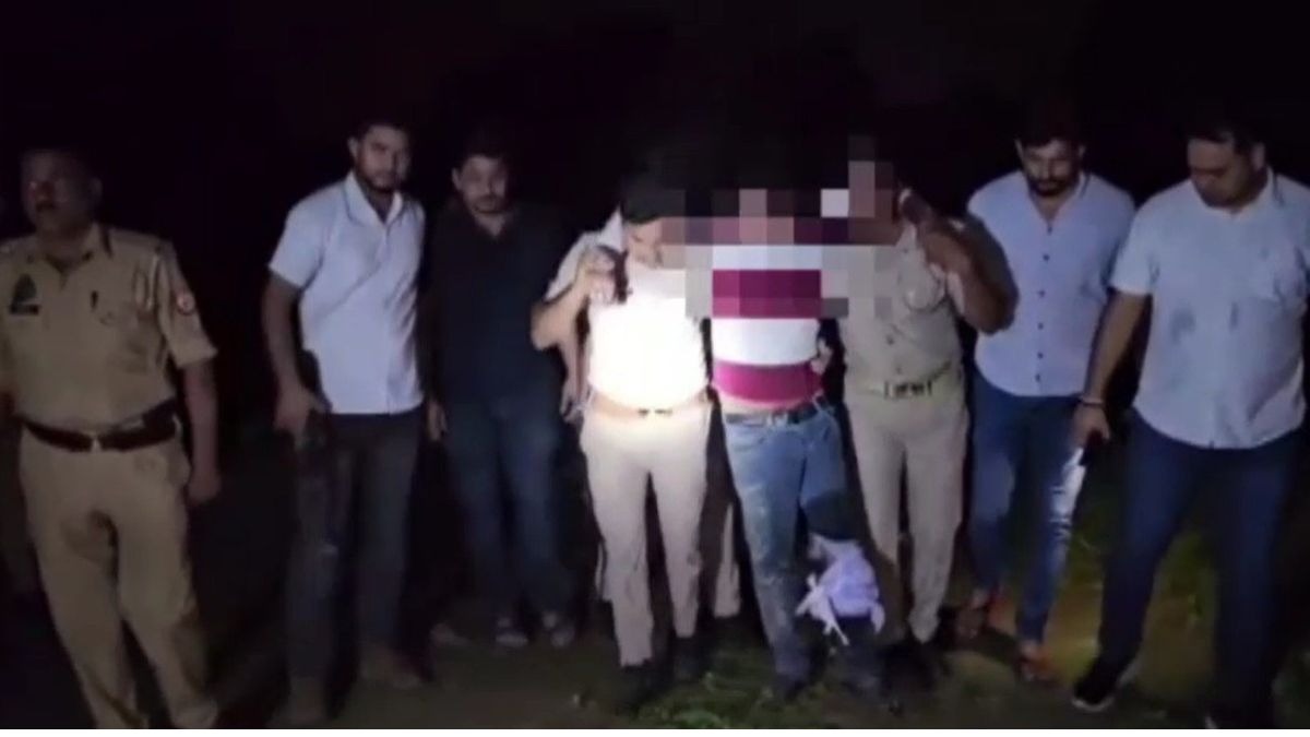 पुलिस को देखकर भागने लगा था आरोपी. (Photo: Screengrab)
