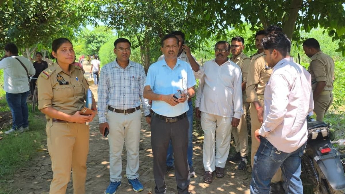 टीम ने कब्जामुक्त कराई 14 बीघा सरकारी जमीन. (Photo: ITG)