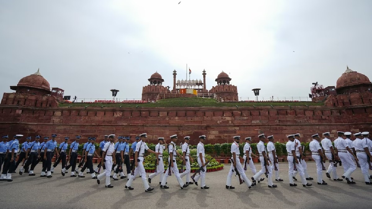लाल किले पर 5 हजार से ज्यादा जवान तैनात रहेंगे (फोटो-PTI)