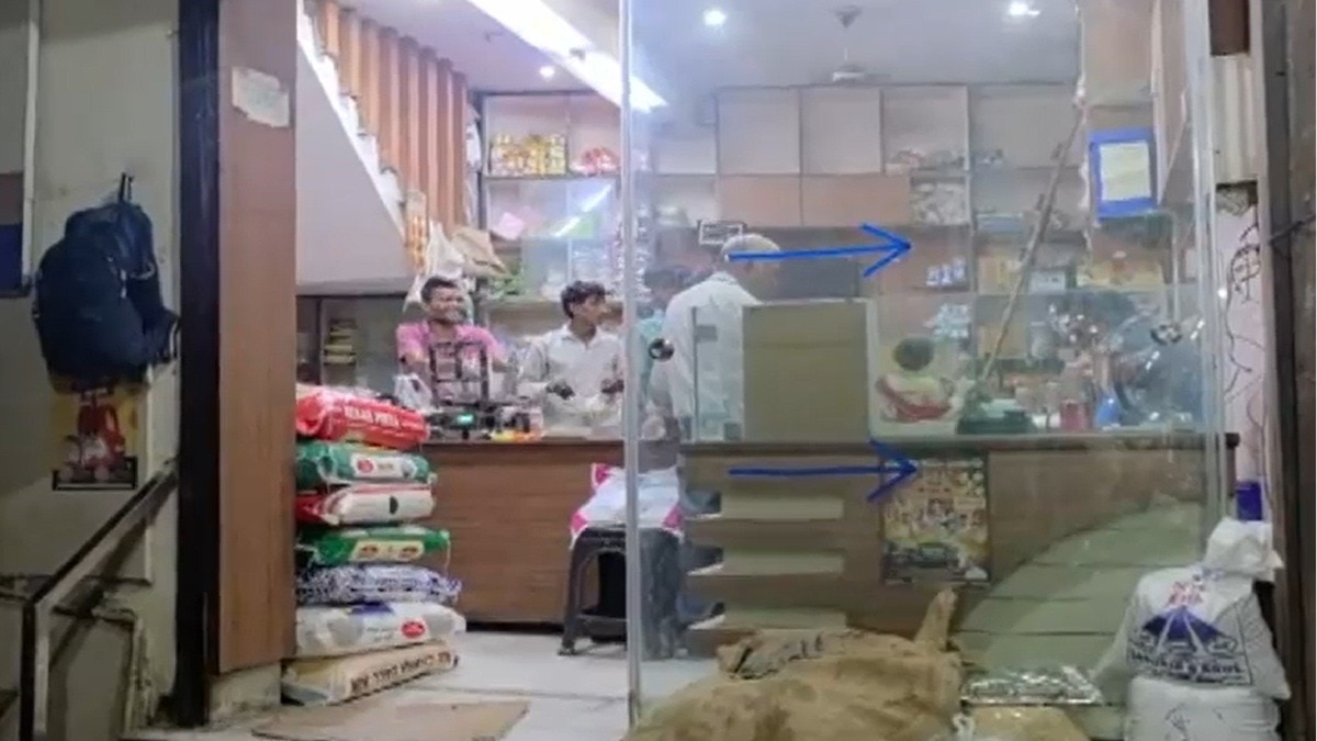 CCTV में कैद हुई चोरी की घटना. (Photo: Screengrab)