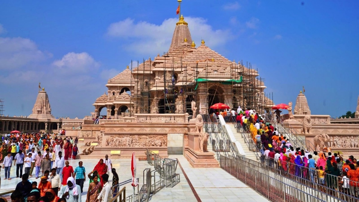 अयोध्या में उमड़ी श्रद्धालुओं की भीड़ (Photo- ITG)