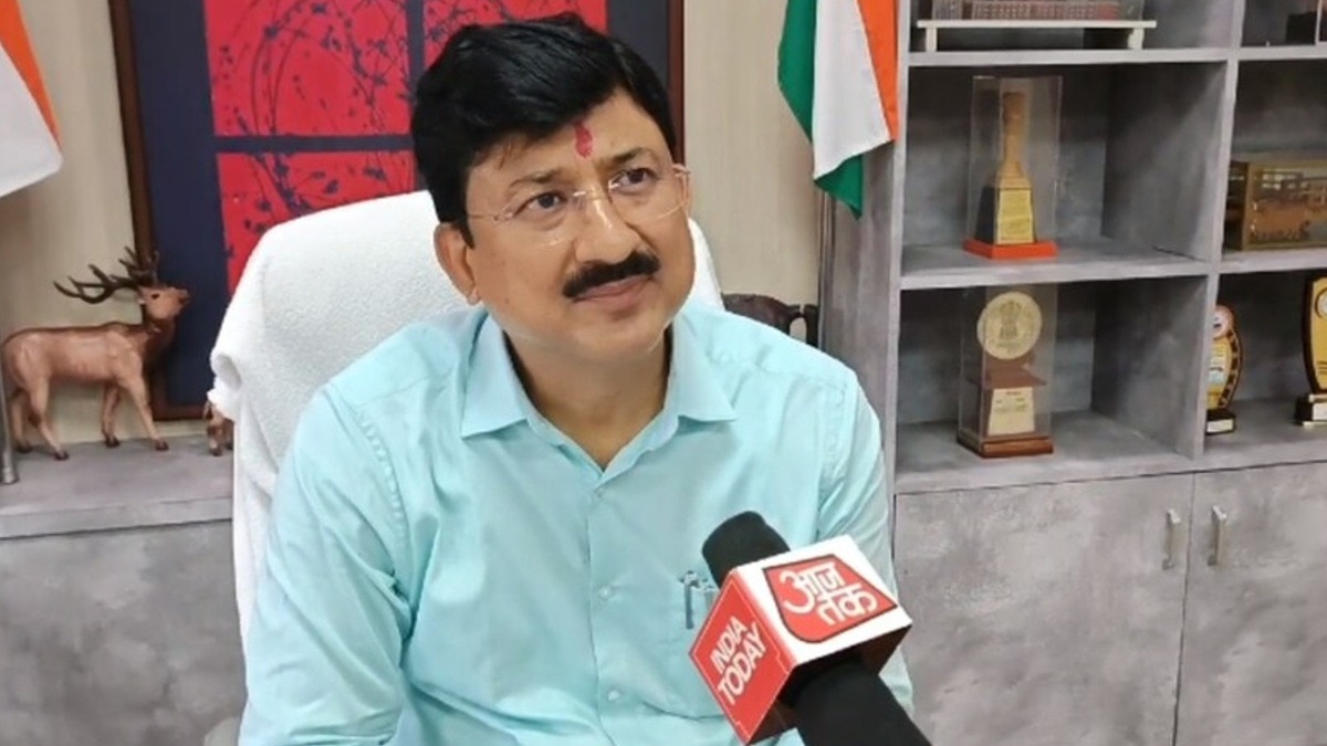 विवादित बयान पर बैकफुट पर आए कलेक्टर किशोर कन्याल.(Photo:ITG)