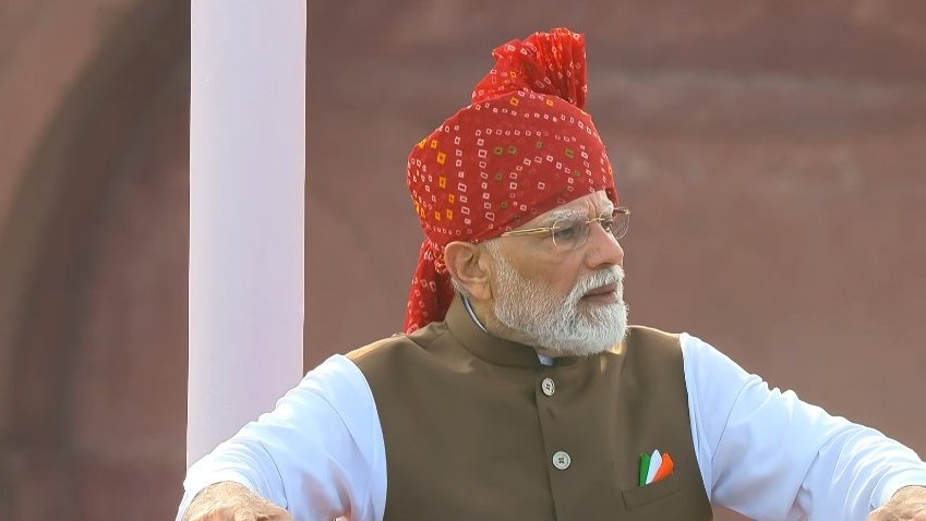 लाल किले से बोले पीएम मोदी (PHOTO: ANI)