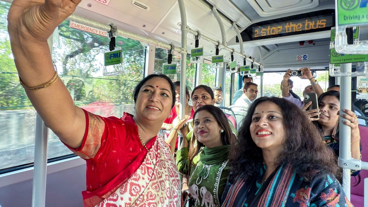 महिलाओं की फ्री बस यात्रा 31 अगस्त तक (Photo: PTI)