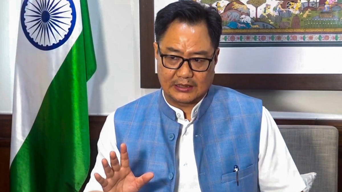 किरेन रिजिजू ने पीएम मोदी के नक्सली वाले बयान पर सफाई दी है. (फाइल फोटो-PTI)