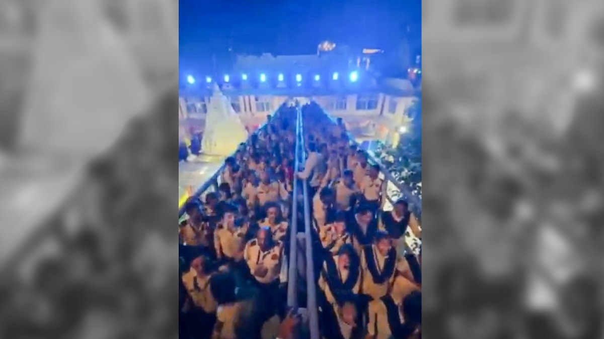 महाकाल मंदिर में 300 गार्डों ने एक साथ कूद-कूदकर किया ब्रिज की मजबूती का 'जंप टेस्ट', VIDEO