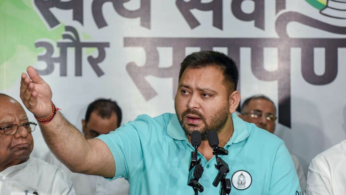 पेपर लीक और छात्रों के मुद्दों को लेकर तेजस्वी यादव ने 19 अगस्त को लोकभवन मार्च का ऐलान किया है.(Photo: PTI)