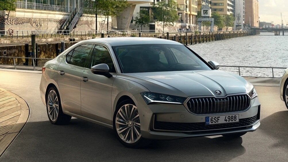 Skoda Superb का लेटेस्ट मॉडल 2023 में ग्लोबल मार्केट में लॉन्च हुआ था. (Photo: skoda-auto.com)