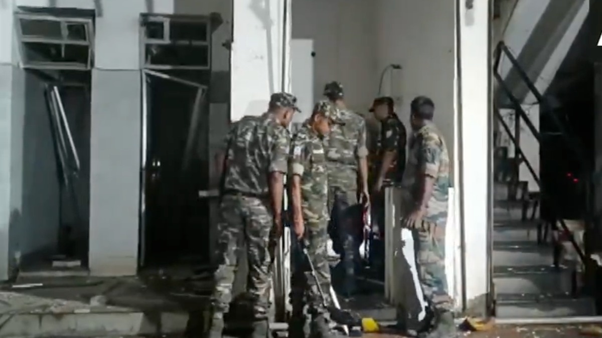 रांची के कोकर में पेट्रोल पंप पर धमाका (Photo: ANI)