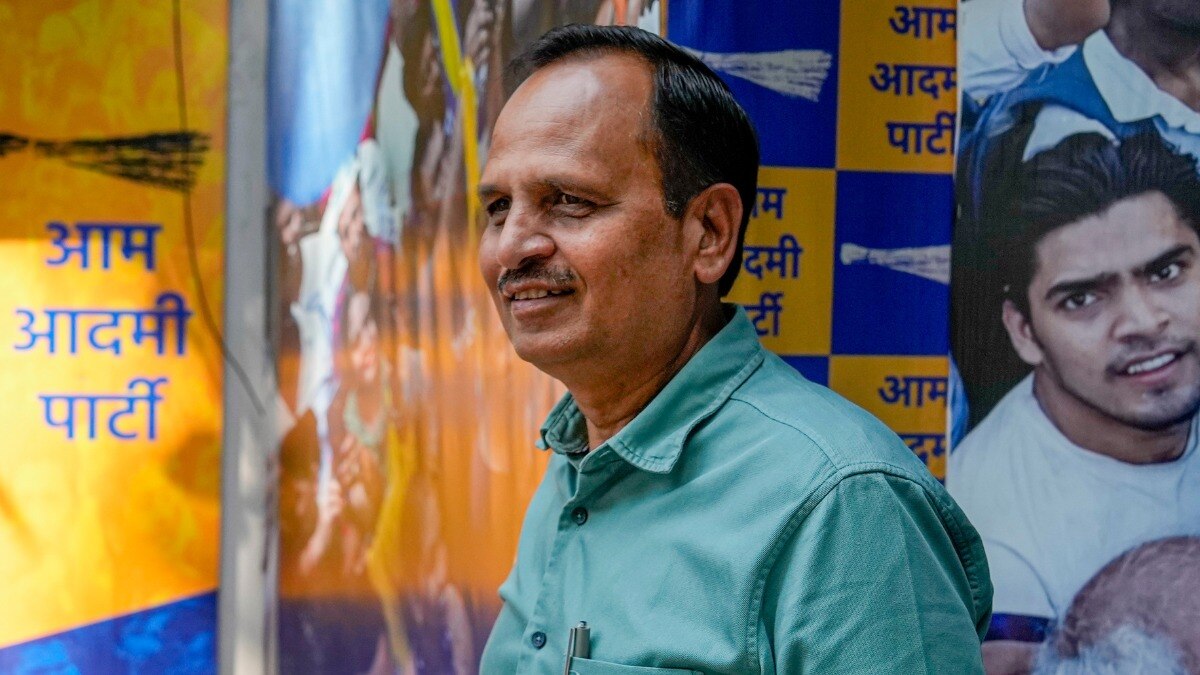 आम आदमी पार्टी के नेता और दिल्ली के पूर्व मंत्री सत्येंद्र जैन को एक बार फिर गिरफ्तार कर लिया गया है (Photo: PTI)