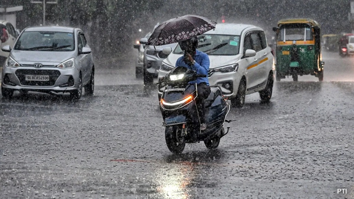 IMD ने यूपी के कई जिलों में भारी बारिश का पूर्वानुमान जताया. (File Photo: PTI)