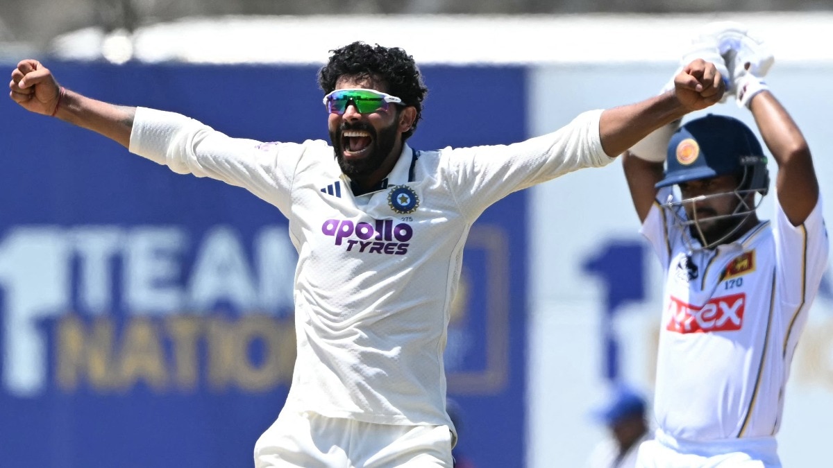 जडेजा ने गेंद से किया कमाल. (PHOTO:AFP)