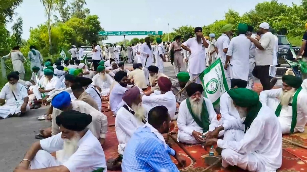 किसानों ने सरकार से साथ वार्ता को अपनी बड़ी जीत बताया. (Photo- PTI)