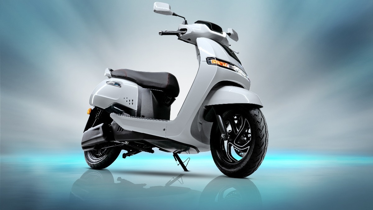TVS iQube ब्रांड का सबसे ज्यादा बिकने वाला इलेक्ट्रिक स्कूटर है. (Photo: tvsmotor.com)