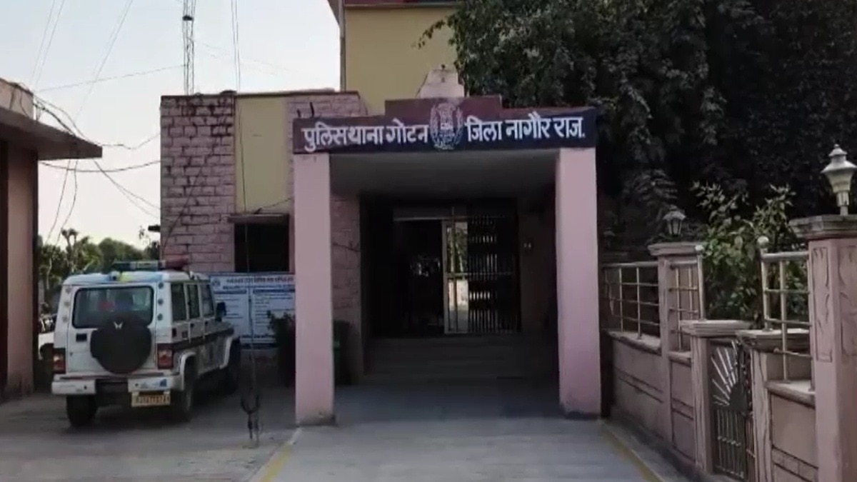 महिला से आपत्तिजनक बात करने के आरोप में ASI गिरफ्तार. (Photo: Screengrab)