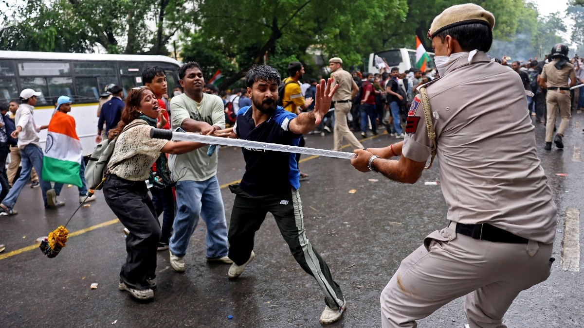 जंतर मंतर प्रोटेस्ट के दौरान पुलिस एक्शन की जांच को लेकर सुप्रीम कोर्ट ने कमेटी गठित की है