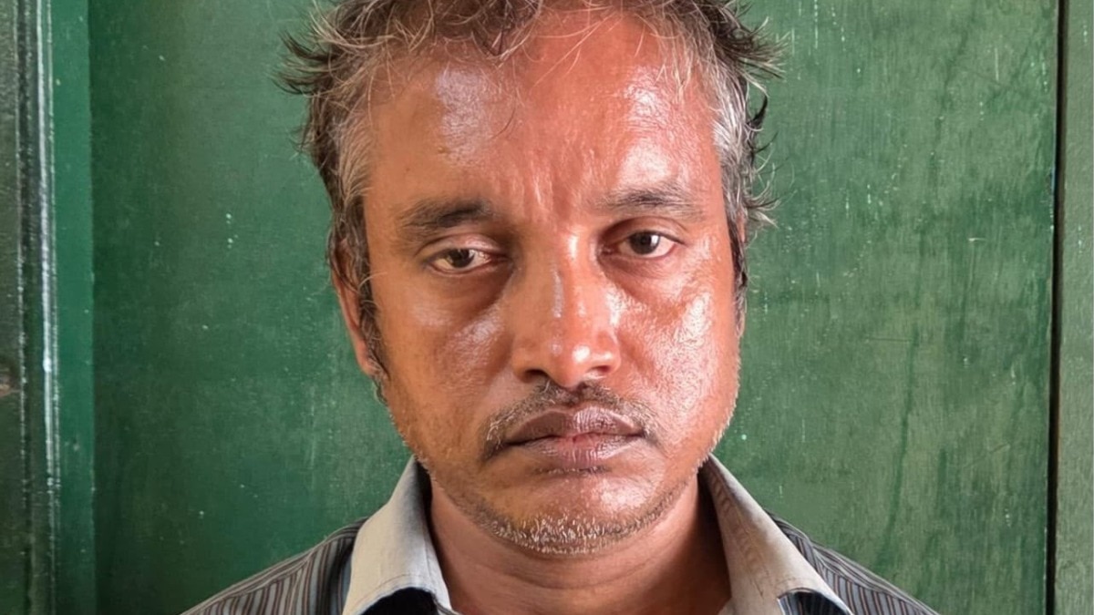 आरोपी बेटा चलने-फिरने में असमर्थ मां के साथ रहकर उनकी देखभाल करता था. (फोटो-ITG)
