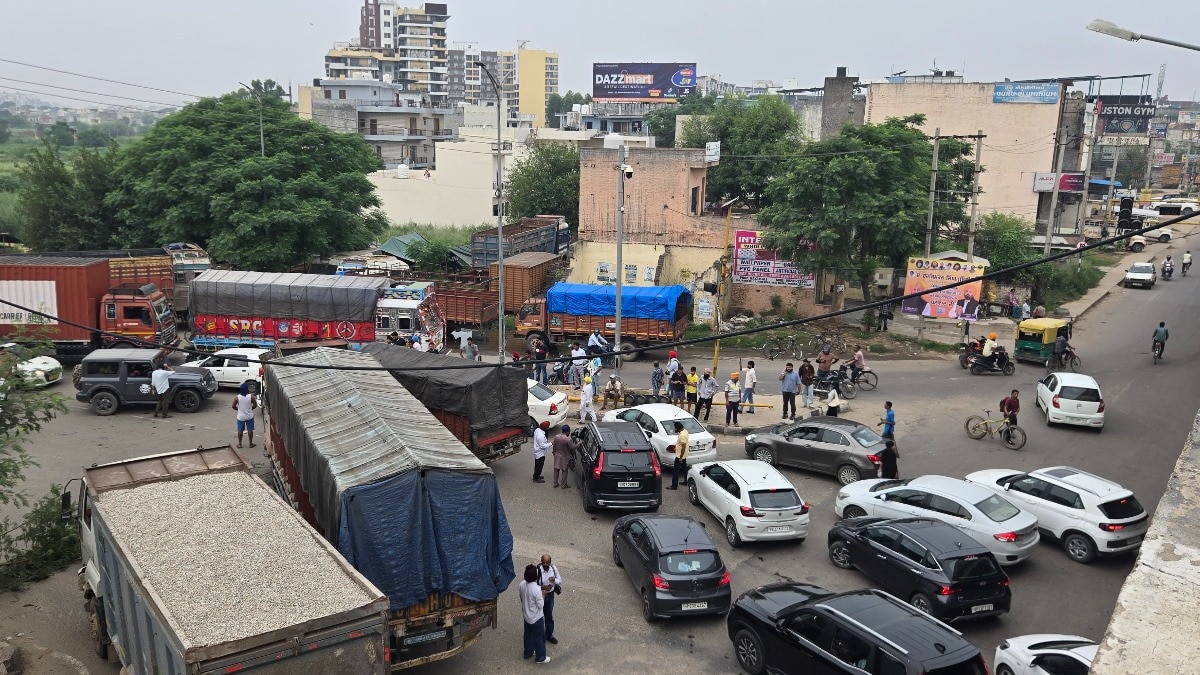पंजाब बंद के आह्वान का असर कई इलाकों में देखने को मिल रहा है. (Photo: Gunjeet Kumar)