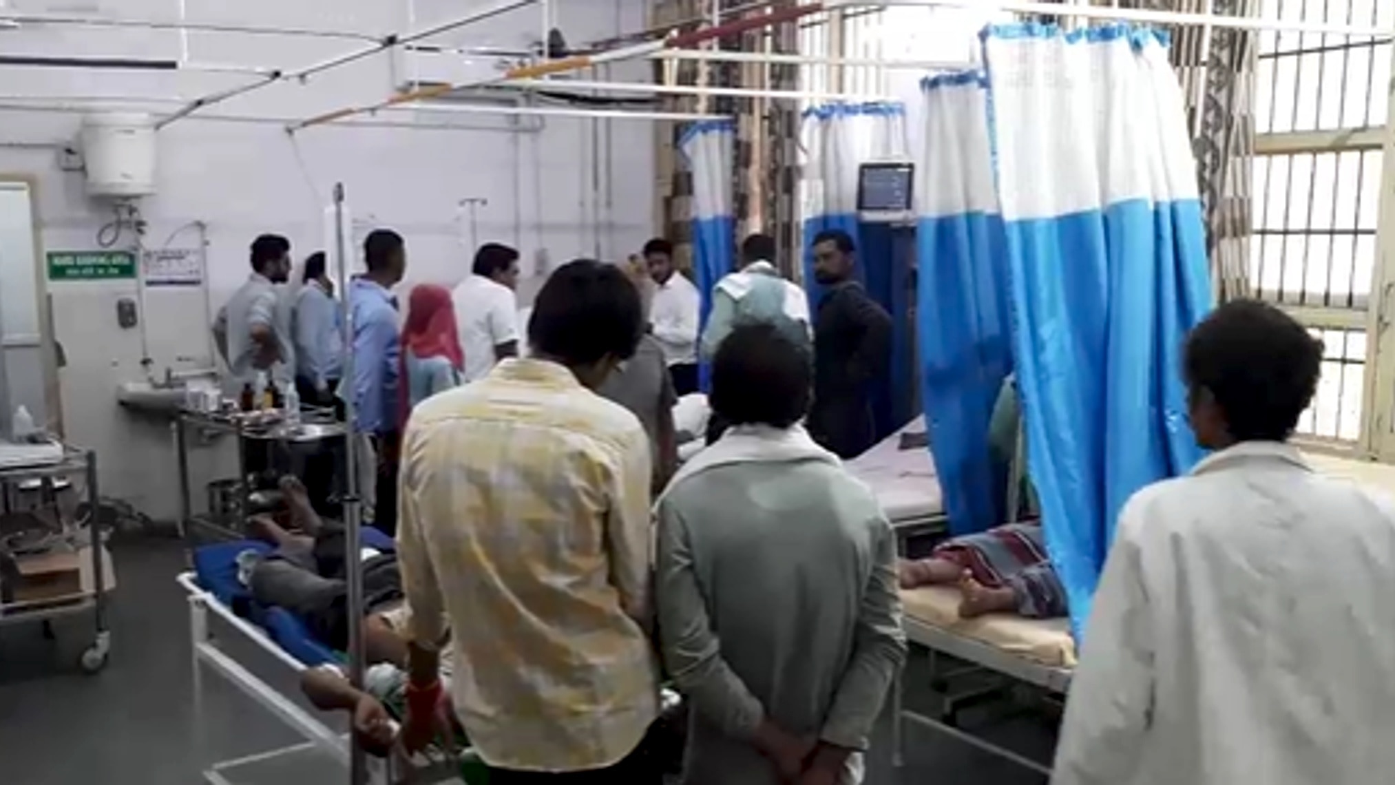 6-7 बाइक और दो कारों में आए थे हमलावर.(Photo: Screengrab)