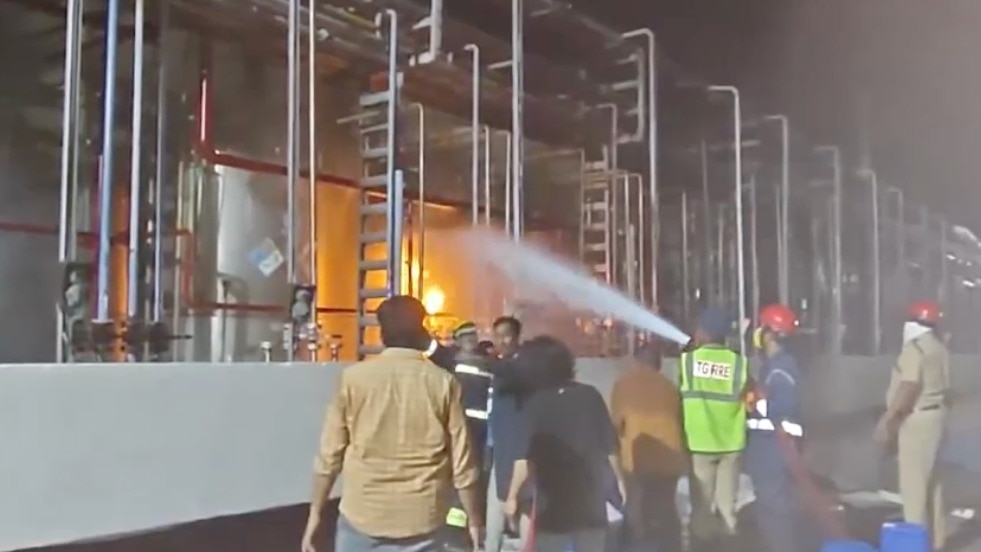 रिएक्टर ब्लास्ट ने छीनी दो मजदूरों की जिंदगी (Photo: ITG)