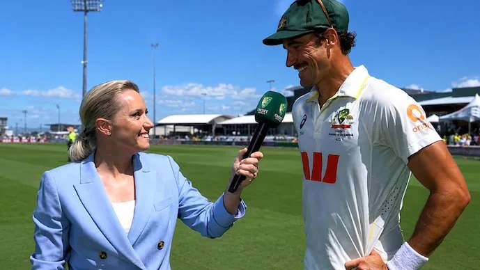 मिचेल स्टार्क ने गेंद से बरपाया कहर. (PHOTO: FoxCricket)