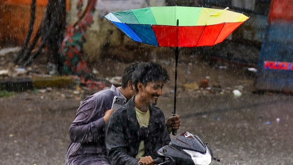 23 अगस्त को कई राज्यों में भारी बारिश की संभावना, दिल्ली-NCR में भी बारिश का अलर्ट. (Photo- PTI)