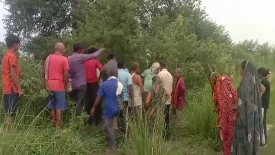 हत्या से इलाके में फैली सनसनी. (Photo: Screengrabs)
