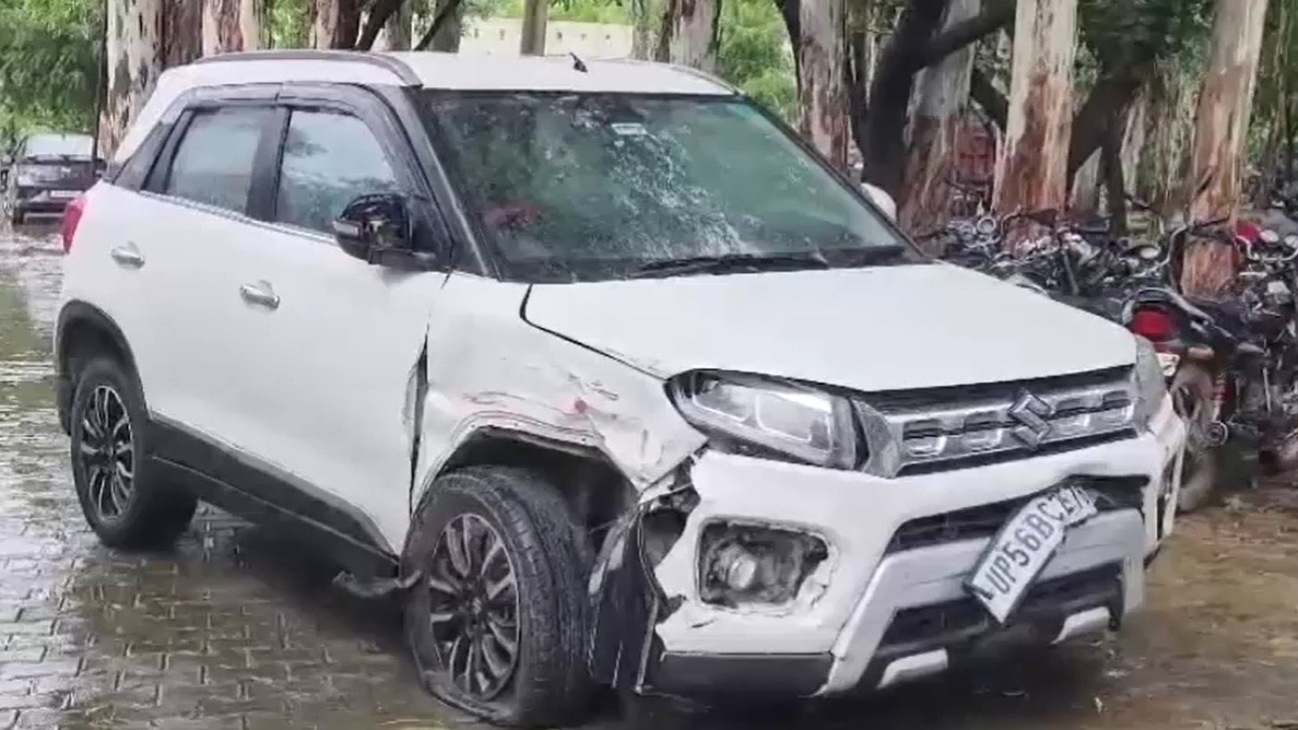 हादसे के बाद दुर्घटनाग्रस्त कार. (Photo: Screengrabs)