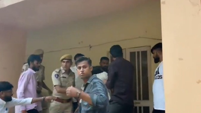 जोधपुर में CJP के कार्यक्रम में ABVP और बीजेपी युवा मोर्चा कार्यकर्ताओं के घुसने से हंगामा. (Photo- screengrab)