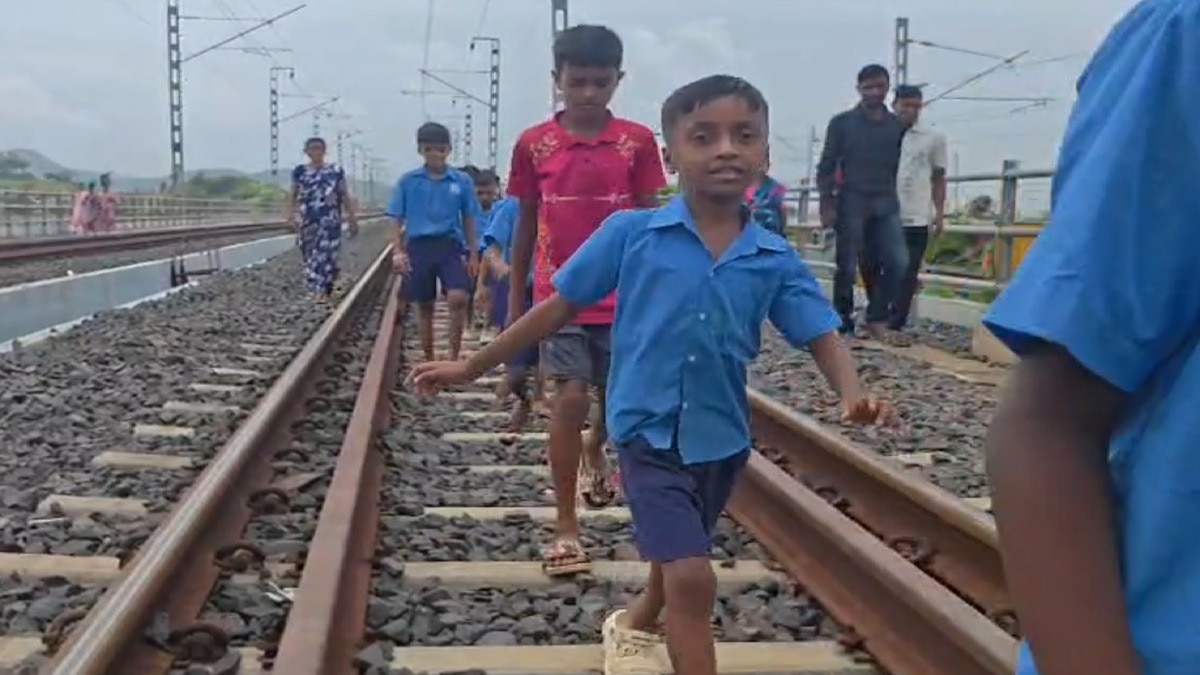  Students Risk Lives Crossing Railway Tracks to Reach School; Demand Safe Road
