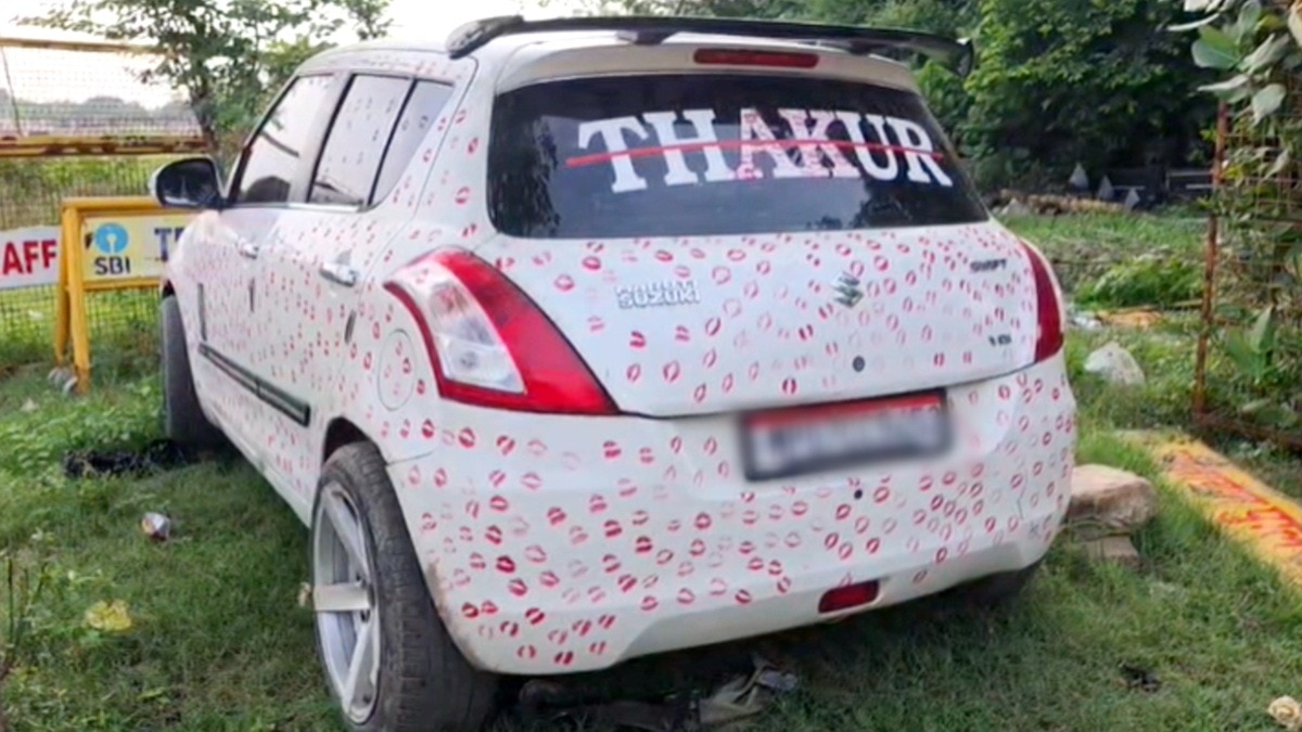 gwalior kissing car