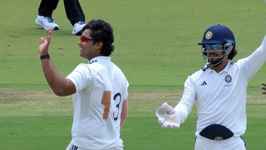 वैभव सूर्यवंशी ने गेंद से कमाल दिखाया. (Photo @@BCCIdomestic)