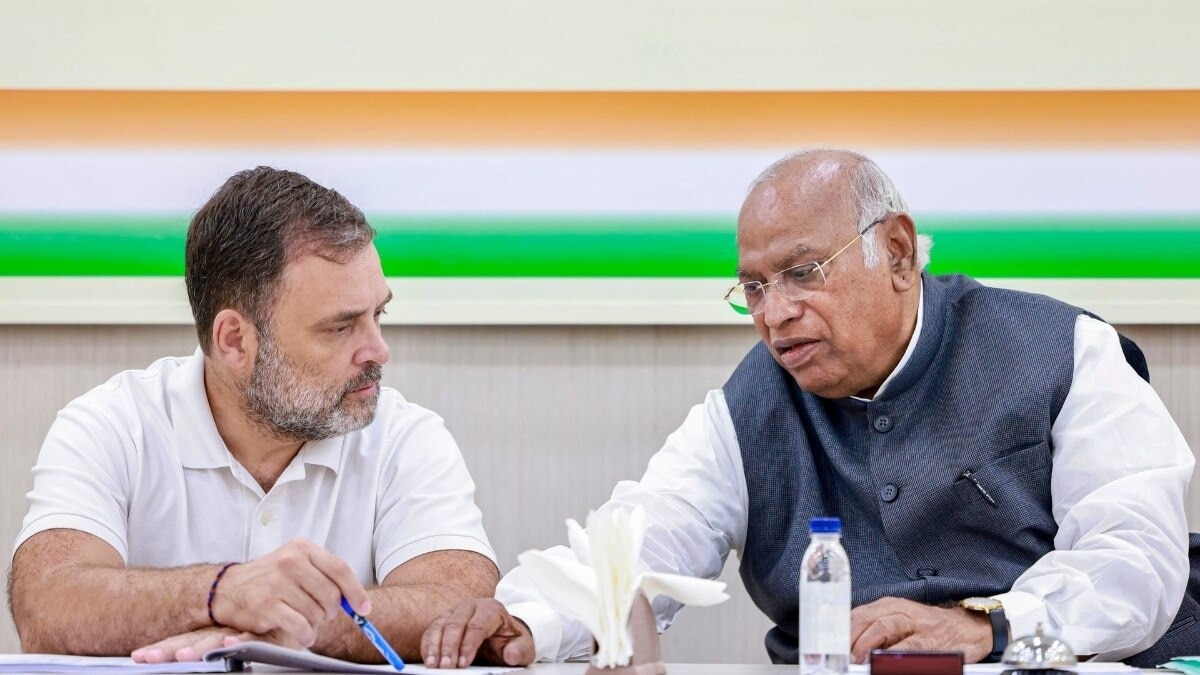 लोकसभा में नेता प्रतिपक्ष राहुल गांधी और कांग्रेस अध्यक्ष मल्लिकार्जुन खड़गे जनगणना की प्रोसेस पर सवाल उठाए हैं (Photo: ITG)