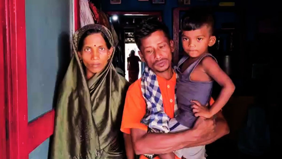 डॉक्टरों ने कहा था- अपने आप निकल जाएगी कील. (Photo: Screengrab)