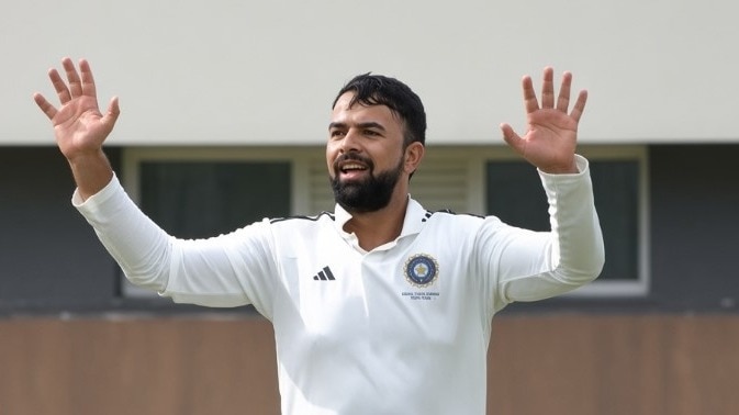 अबिद मुश्ताक ने मैच में 9 विकेट निकाले. (Screengrab@BCCIdomestic)