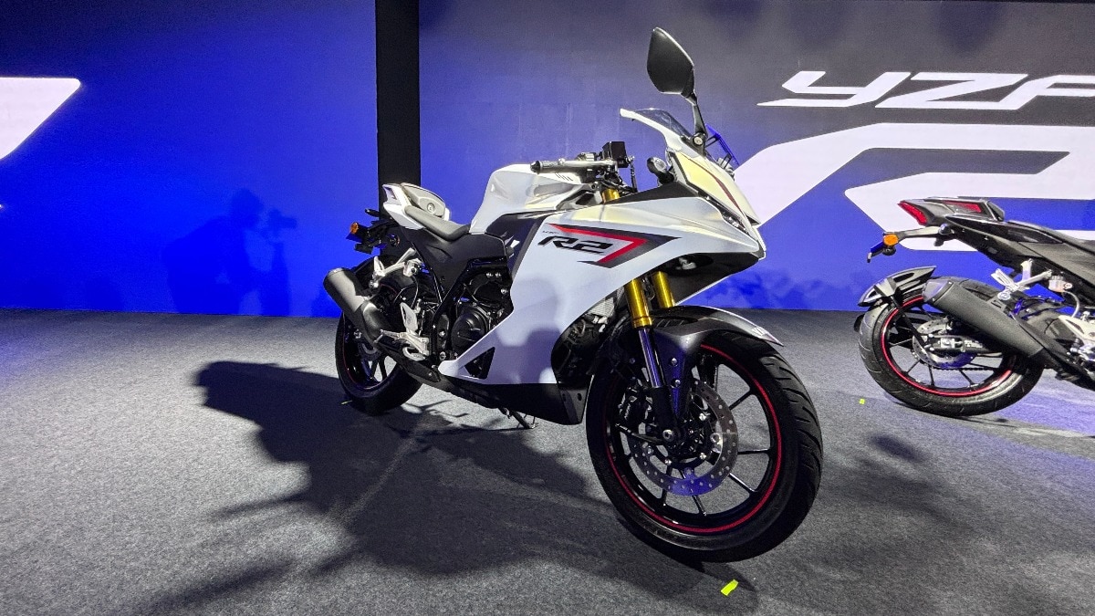 Yamaha YZF-R2 तीन वेरिएंट और मल्टीपल कलर ऑप्शन में आती है. (Photo: ITG) 