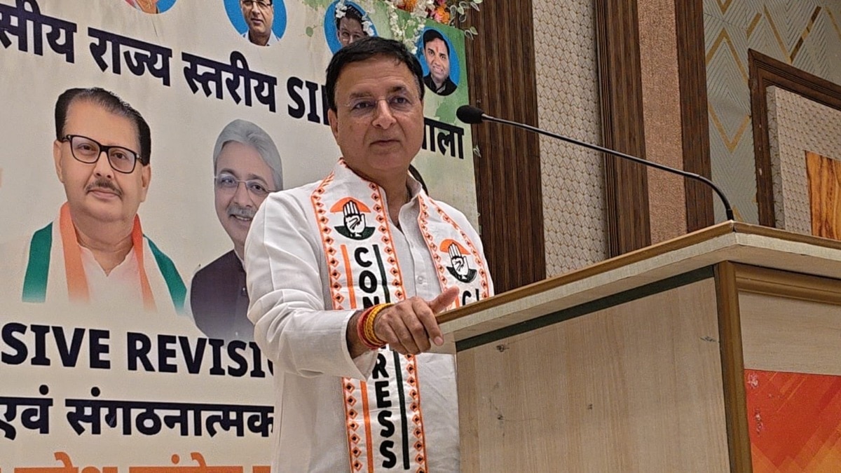 कांग्रेस नेता रणदीप सुरजेवाला ने केंद्र सरकार को जमकर घेरा है. (File Photo-X/ @rssurjewala)