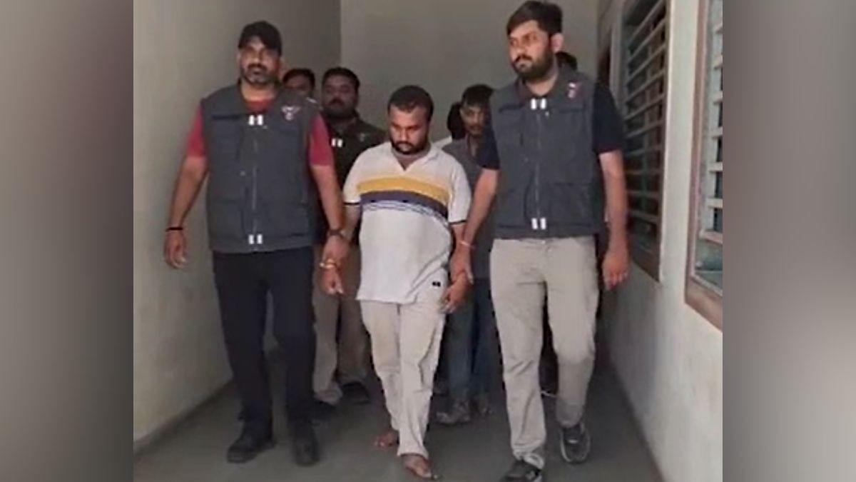 गुजरात के कई शहरों तक फैला नकली BP की दवाओं का नेटवर्क. (Photo: Screengrab)