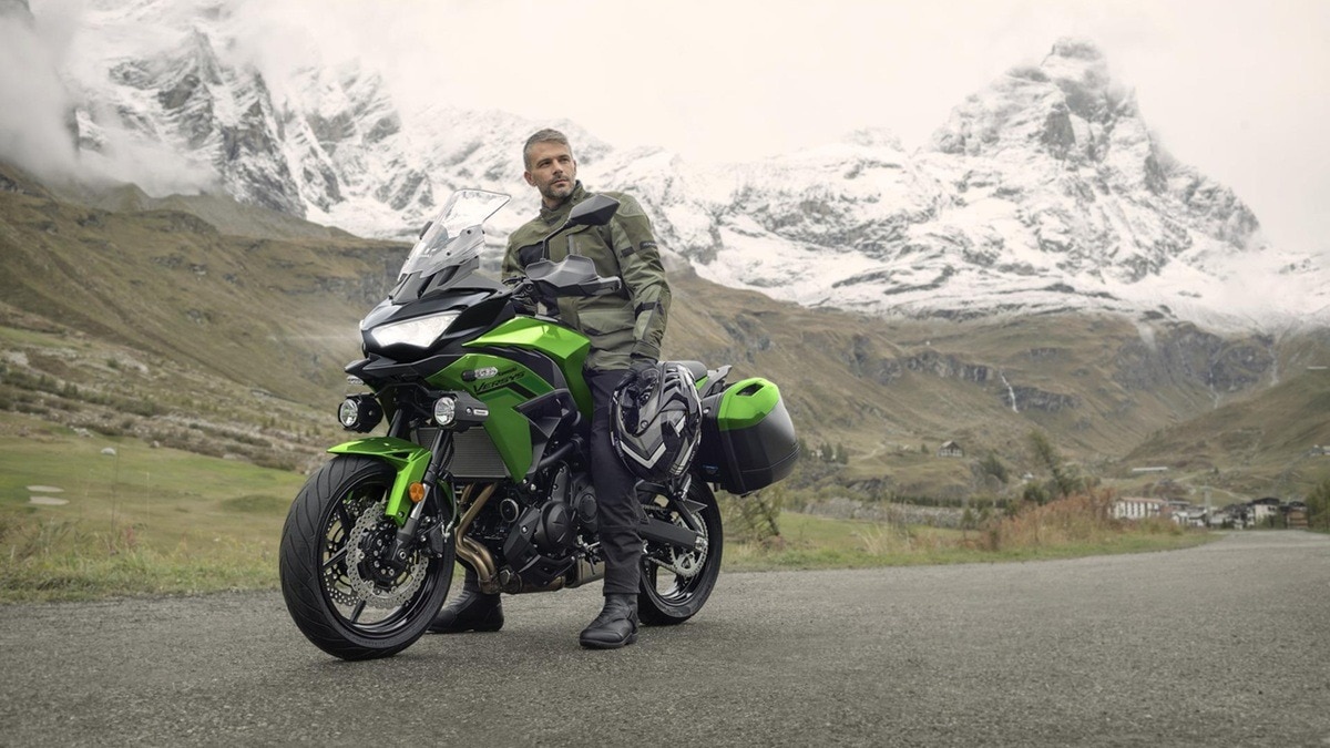 Kawasaki Versys 650 को नए कलर में कंपनी ने लॉन्च किया है. (Photo: Kawasaki India) 