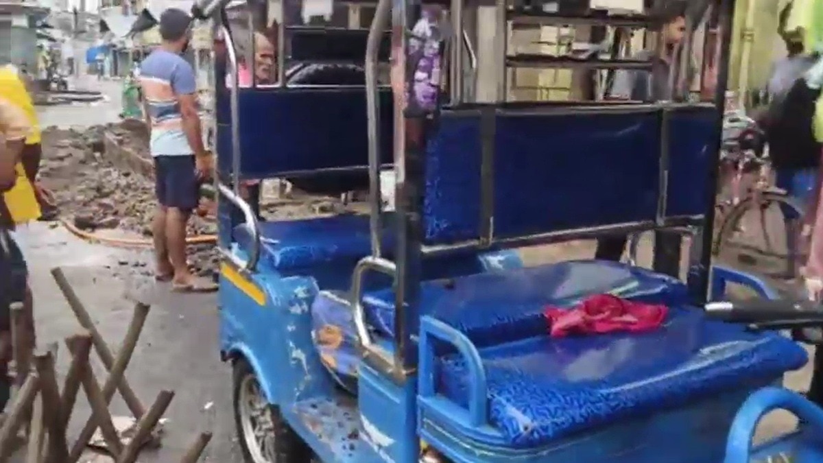 ठेकेदार समेत तीन आरोपी गिरफ्तार. (Photo: Screengrab)