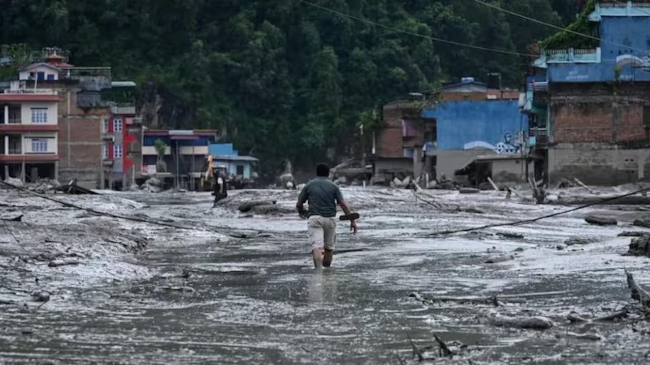 भोटेकोशी नदी का फिर बढ़ रहा जलस्तर, नेपाल में नई आपदा की आहट!